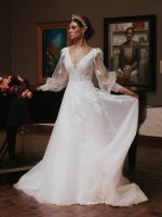 Rebecca-Ingram-Alexandria-A-Line-Wedding-Dress-bruidsboetiek-de-blauwe-hoeve-apeldoorn-bruidsmode