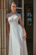 trouwjurk-sincerity-44460-bruidsboetiek-de-blauwe-hoeve-bruidsmode-apeldoorn
