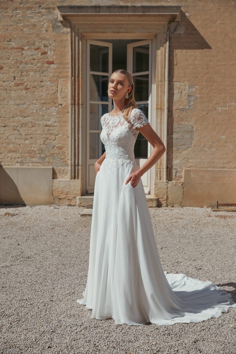 44460_FF_Sincerity-Bridal trouwjurk-sincerity-44460-bruidsboetiek-de-blauwe-hoeve-bruidsmode-apeldoorn