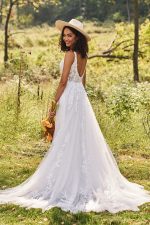 https://shopbruidsboetiekdeblauwehoeve.nl/product/trouwjurk-adore-by-justin-alexander-11312/