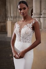 trouwjurk 11283_FF_REAGAN_Adore-Justin-Alexander-bruidsboetiek-de-blauwe-hoeve-apeldoorn-bruidsmode fit 'n flare kant romantisch bruidsjurk
