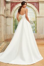 44241_Sincerity-Bridal-justin-alexander-bruidsboetiek-de-blauwe-hoeve-apeldoorn-trouwjurk-bruidsmode klassiek minimalistisch prinses