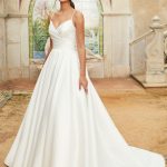 44241_Sincerity-Bridal-justin-alexander-bruidsboetiek-de-blauwe-hoeve-apeldoorn-trouwjurk-bruidsmode klassiek minimalistisch prinses