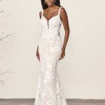 44394_Sincerity-justin-alexander-bruidsboetiek-de-blauwe-hoeve-apeldoorn-bruidsmode-trouwjurk lage rug kant fit 'n flare