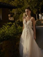 trouwjurk-modeca-dafna-bruidsboetiek-de-blauwe-hoeve-apeldoorn-bruidsmode romantisch prinses kant glitter bruidsjurk