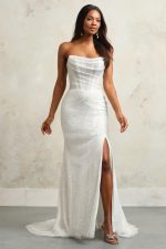 Maggie-Sottero-Ashley-Sheath-bruidsboetiek-de-blauwe-hoeve-apeldoorn-bruidsmode-trouwjurk paillet glitter clean strapless sexy split bruidsjurk