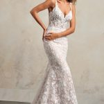Maggie-Sottero-Ladonna-Lane-Fit-and-Flare-24MB796A01-bruidsboetiek-de-blauwe-hoeve-apeldoorn-bruidsmode-trouwjurk natural 3d bloemen kant bruidsjurk