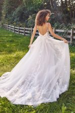Bruidsboetiek de Blauwe Hoeve_bruidsmode Apeldoorn_a-lijn_prinses_trouwjurk_boho_romantisch_Lillian West_66339