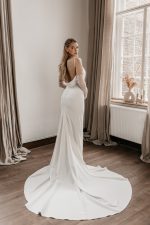 Bruidsboetiek de Blauwe Hoeve_Bruidsmode_Fit n Flare_clean_weddingdress_moderne_trouwjurk_minimalistisch_Cizzy Bridal_CZ22707_Made With Love