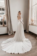Bruidsboetiek de Blauwe Hoeve_Bruidsmode Apeldoorn_Prinses_Alijn_Trouwjurk_Cizzy Bridal_CZ22705_Made With Love