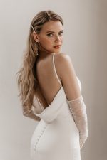 Bruidsboetiek de Blauwe Hoeve_Bruidsmode_Fit n Flare_clean_weddingdress_moderne_trouwjurk_minimalistisch_Cizzy Bridal_CZ22707_Made With Love