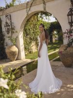 modeca-glamour-trouwjurk-bruidsboetiek de blauwe hoeve-bruidsmode-apeldoorn-bruidjurk