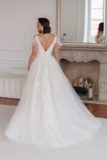 jarice-classy-trouwjurk-bruidsboetiek de blauwe hoeve-bruidsmode-apeldoorn-bruidjurk