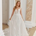 trouwjurk-sincerity-44543-bruidsmode-apeldoorn-bruidsboetiek-de-blauwe-hoeve-justin-alexander