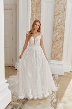 trouwjurk-sincerity-44543-bruidsmode-apeldoorn-bruidsboetiek-de-blauwe-hoeve-justin-alexander
