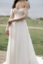 trouwjurk-adore-Aurelia-bruidsmode-apeldoorn-bruidsboetiek-de-blauwe-hoeve-justin-alexander