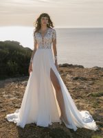 Diane Legrand-3007-trouwjurk-bruidswinkel-bruidsmode-apeldoorn-bruidsboetiek-de-blauwe-hoeve