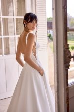 Adore-11435-trouwjurk-bruidswinkel-bruidsmode-apeldoorn-bruidsboetiek-de-blauwe-hoeve