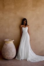 Lillian West-66443-trouwjurk-bruidswinkel-bruidsmode-apeldoorn-bruidsboetiek-de-blauwe-hoeve