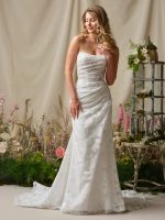 Maggie Sottero-Kendall-trouwjurk-bruidswinkel-bruidsmode-apeldoorn-bruidsboetiek-de-blauwe-hoeve