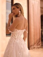Bianco Evento-Dasha-trouwjurk-bruidswinkel-bruidsmode-apeldoorn-bruidsboetiek-de-blauwe-hoeve