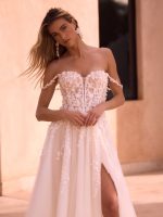 Bianco Evento-Dasha-trouwjurk-bruidswinkel-bruidsmode-apeldoorn-bruidsboetiek-de-blauwe-hoeve