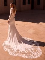 Bianco Evento-Evangelina-trouwjurk-bruidswinkel-bruidsmode-apeldoorn-bruidsboetiek-de-blauwe-hoeve