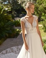 Alma Novia- Marel-trouwjurk-bruidswinkel-bruidsmode-apeldoorn-bruidsboetiek-de-blauwe-hoeve