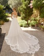 Alma Novia- Marlen-trouwjurk-bruidswinkel-bruidsmode-apeldoorn-bruidsboetiek-de-blauwe-hoeve