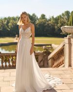 Luna Novias- Felisa-trouwjurk-bruidswinkel-bruidsmode-apeldoorn-bruidsboetiek-de-blauwe-hoeve
