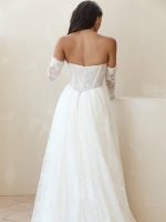 Serene- By Madi Lane-Lilac-trouwjurk-bruidswinkel-bruidsmode-apeldoorn-bruidsboetiek-de-blauwe-hoeve