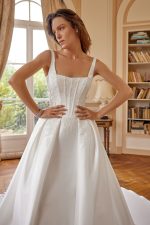Lillian West- 88516 -trouwjurk-bruidswinkel-bruidsmode-apeldoorn-bruidsboetiek-de-blauwe-hoeve